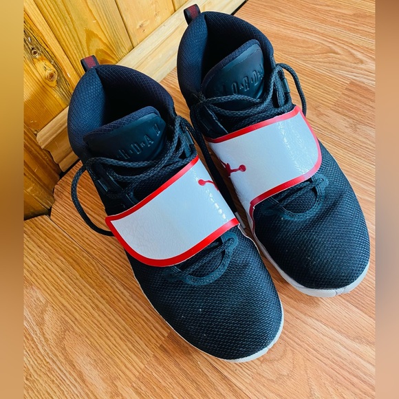 Jordan Shoes - Picture 1 of 3